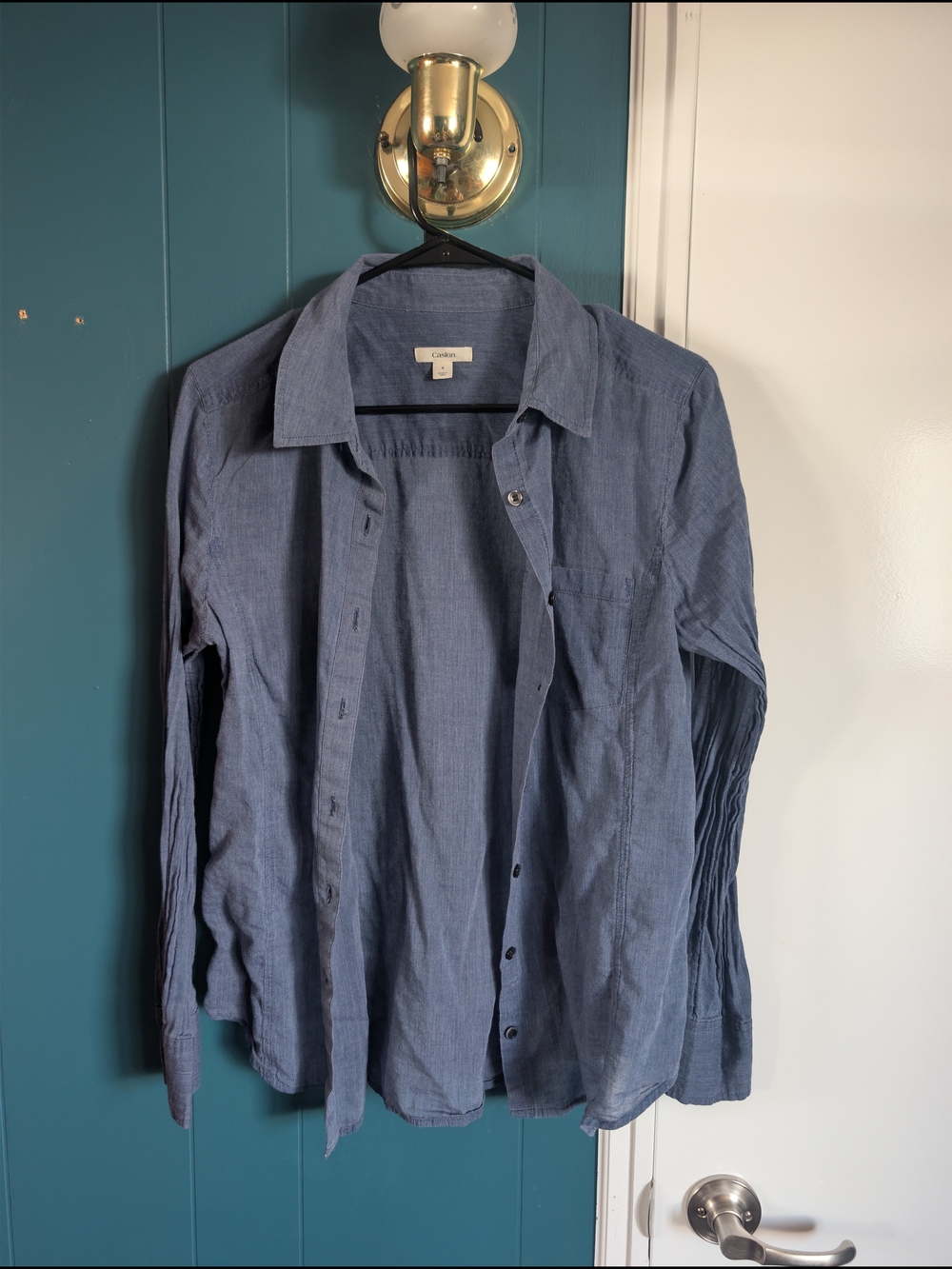 Women's Blue Long-Sleeve Button-Up Shirt